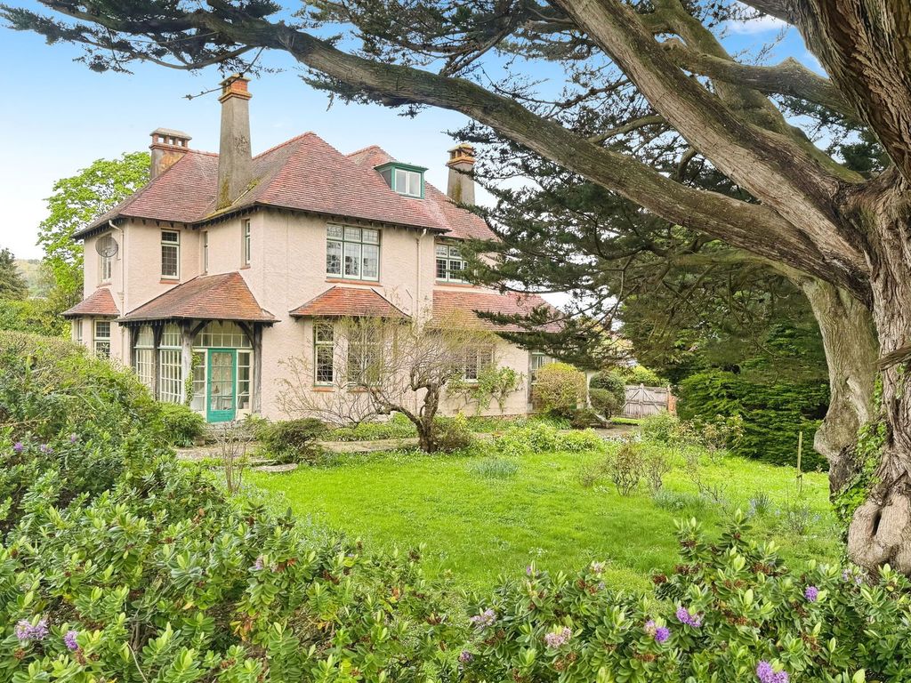 Property photo 1 of 61