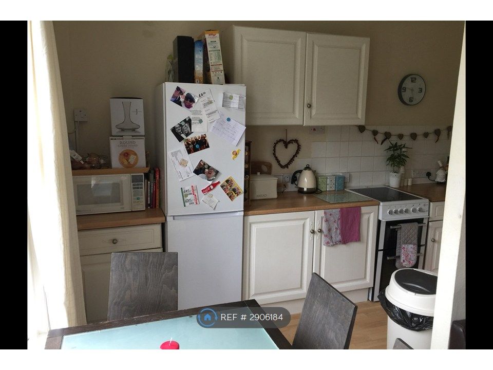 Property photo 3 of 9 Kitchen