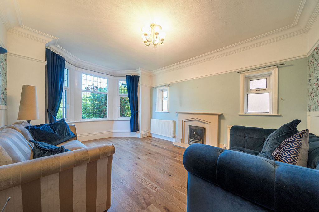 Property photo 3 of 28