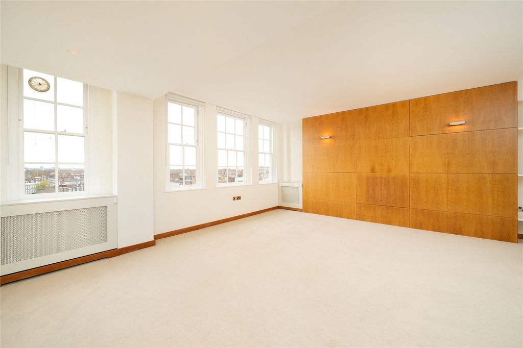 Property photo 1 of 16 Reception