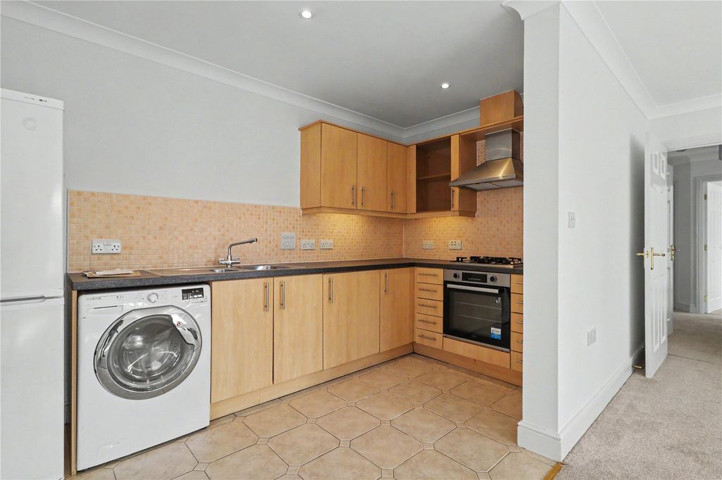 Property photo 2 of 8 Kitchen