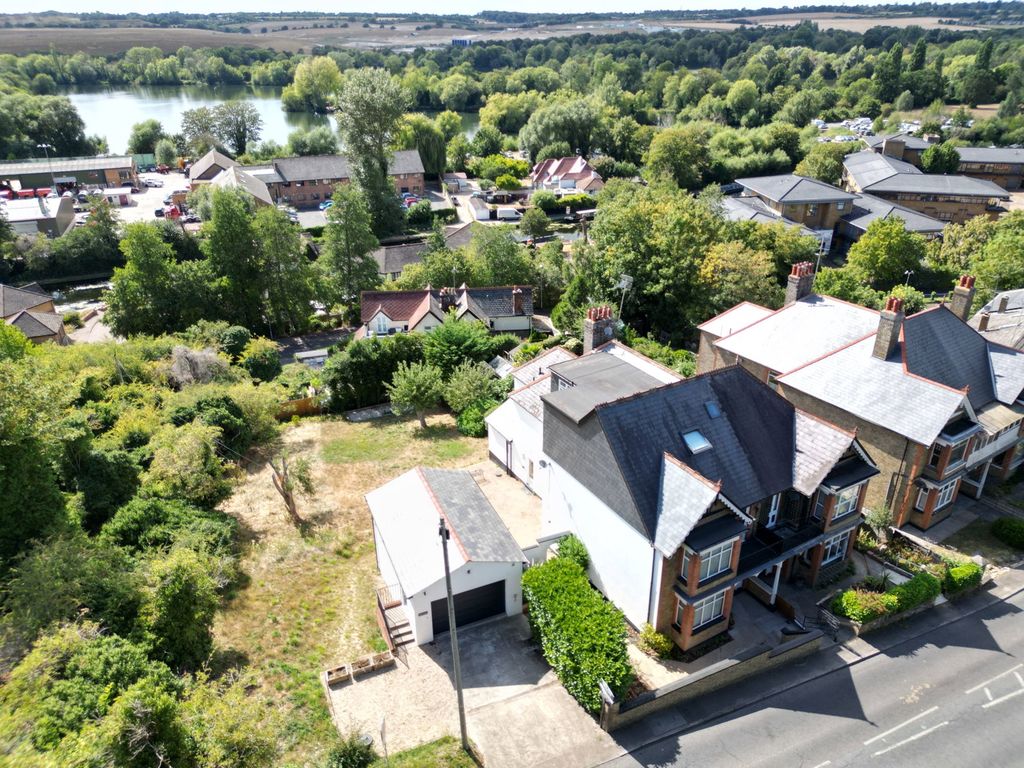 Property photo 1 of 30