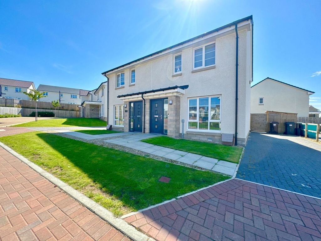 Property photo 1 of 39