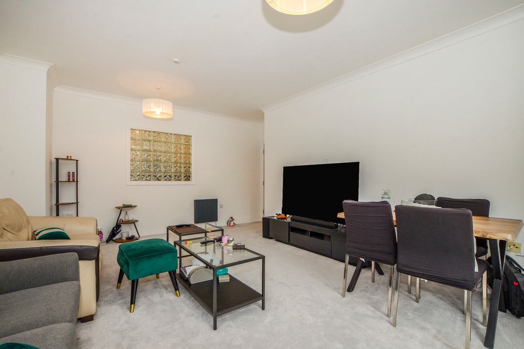 Property photo 2 of 20 Pbox-Img.Jpg