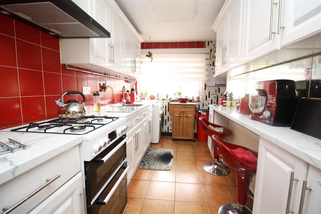 Property photo 2 of 15 Kitchen