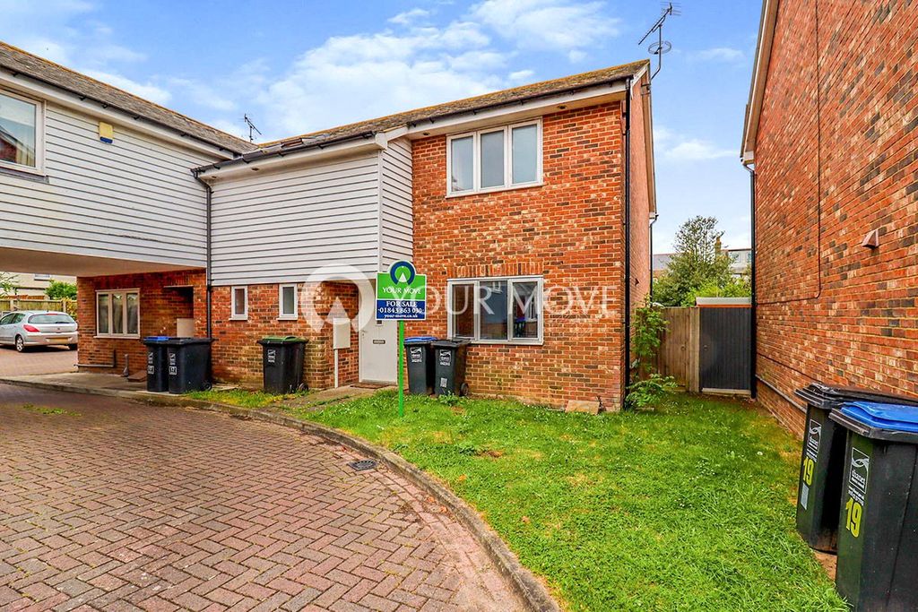 Property photo 1 of 8 External