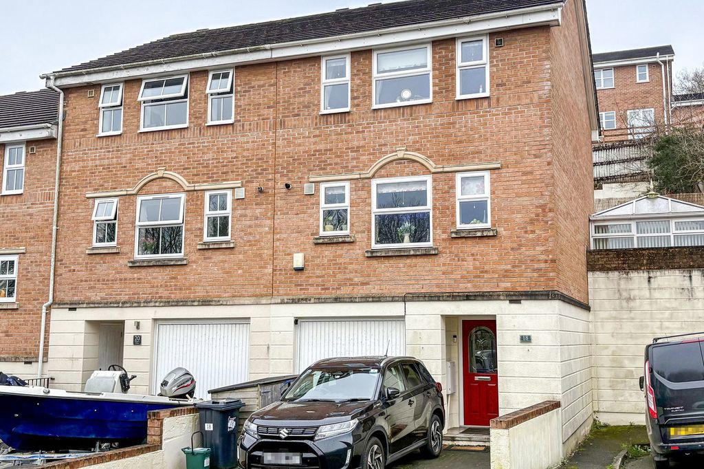 Property photo 1 of 22