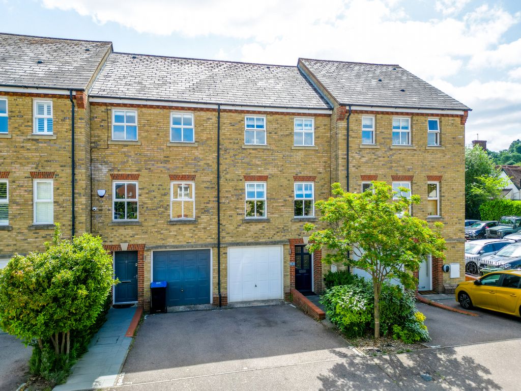 Property photo 1 of 26 Mcdougall Road, Berkhamsted