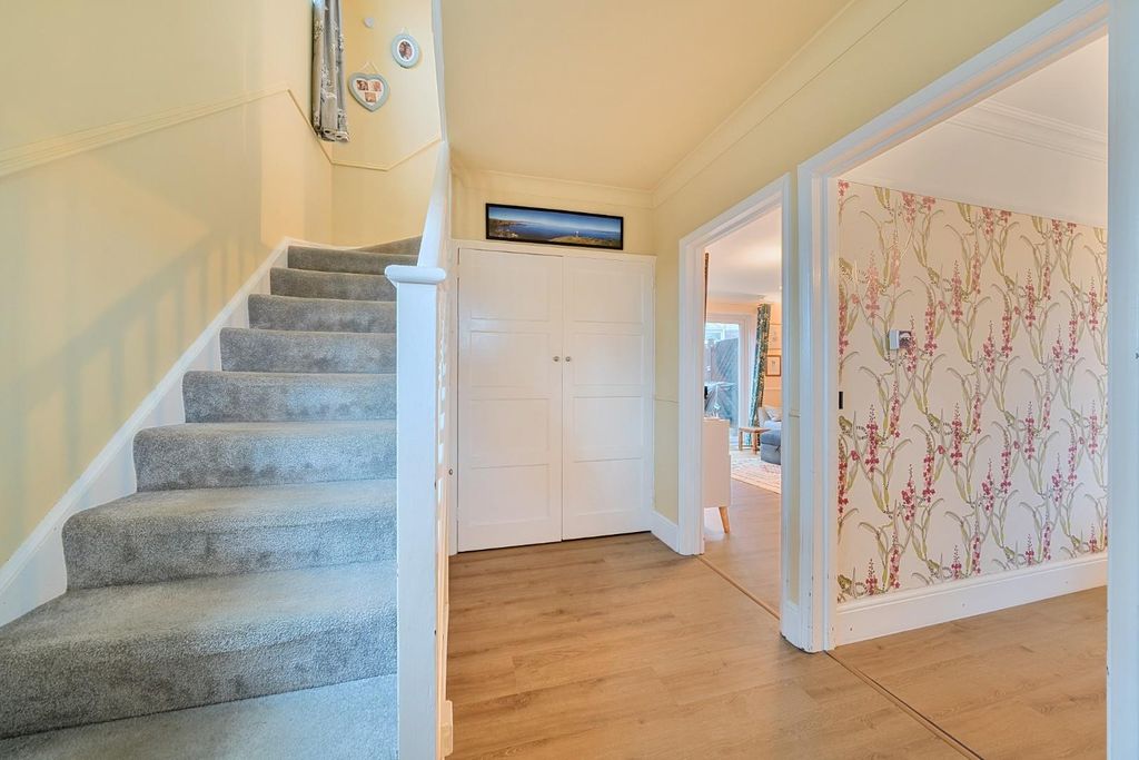 Property photo 2 of 22 1392969-2-694994Ad91788.Jpg