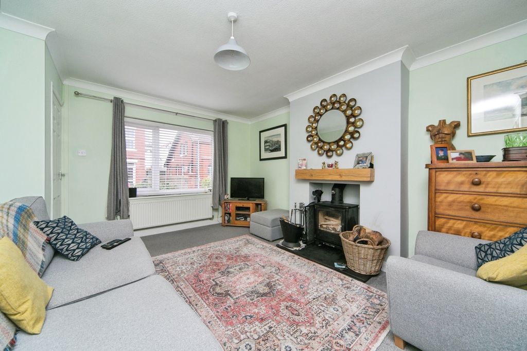 Property photo 2 of 14 Lounge