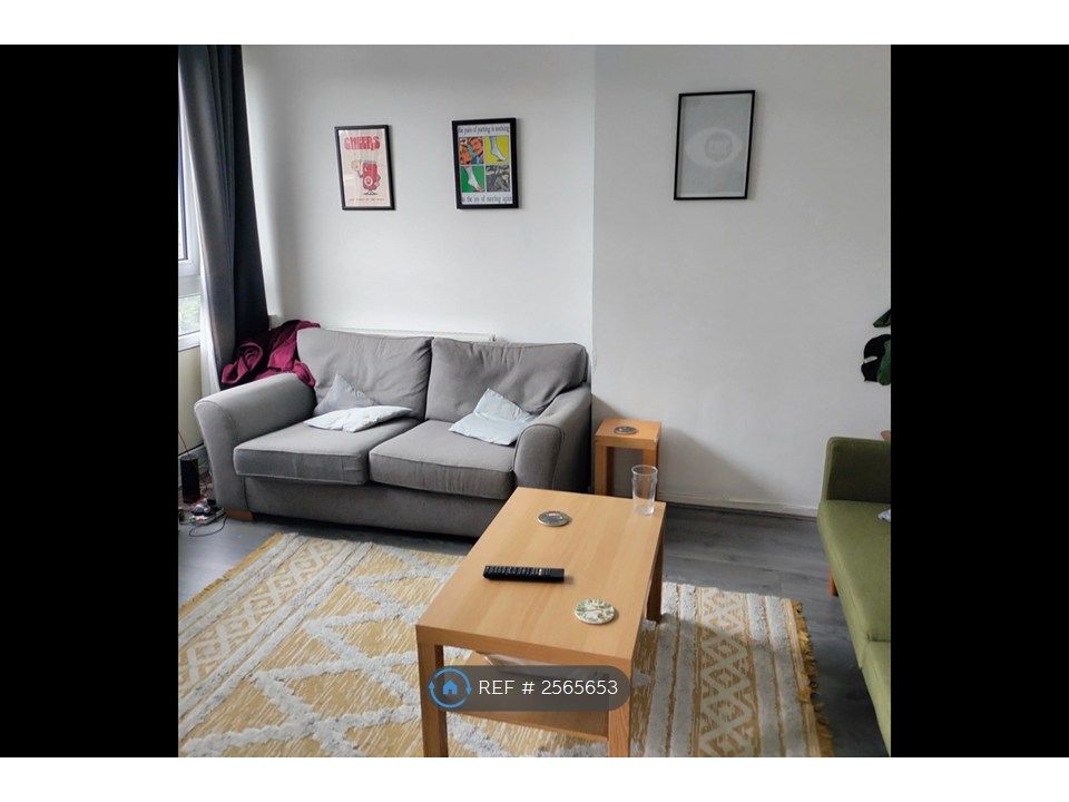 Property photo 2 of 24 Living Room
