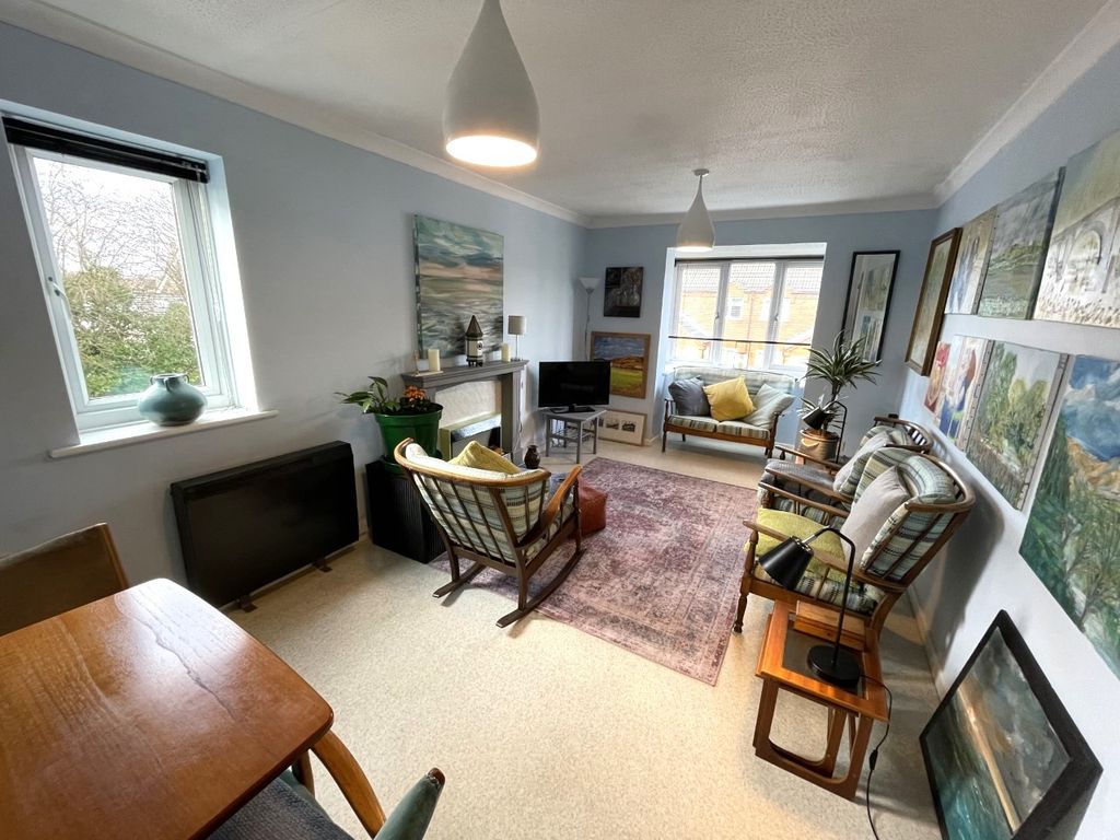 Property photo 2 of 12