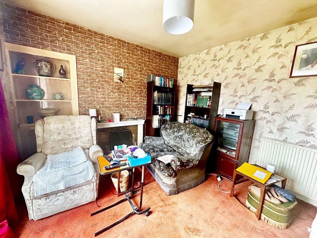 Property photo 3 of 11