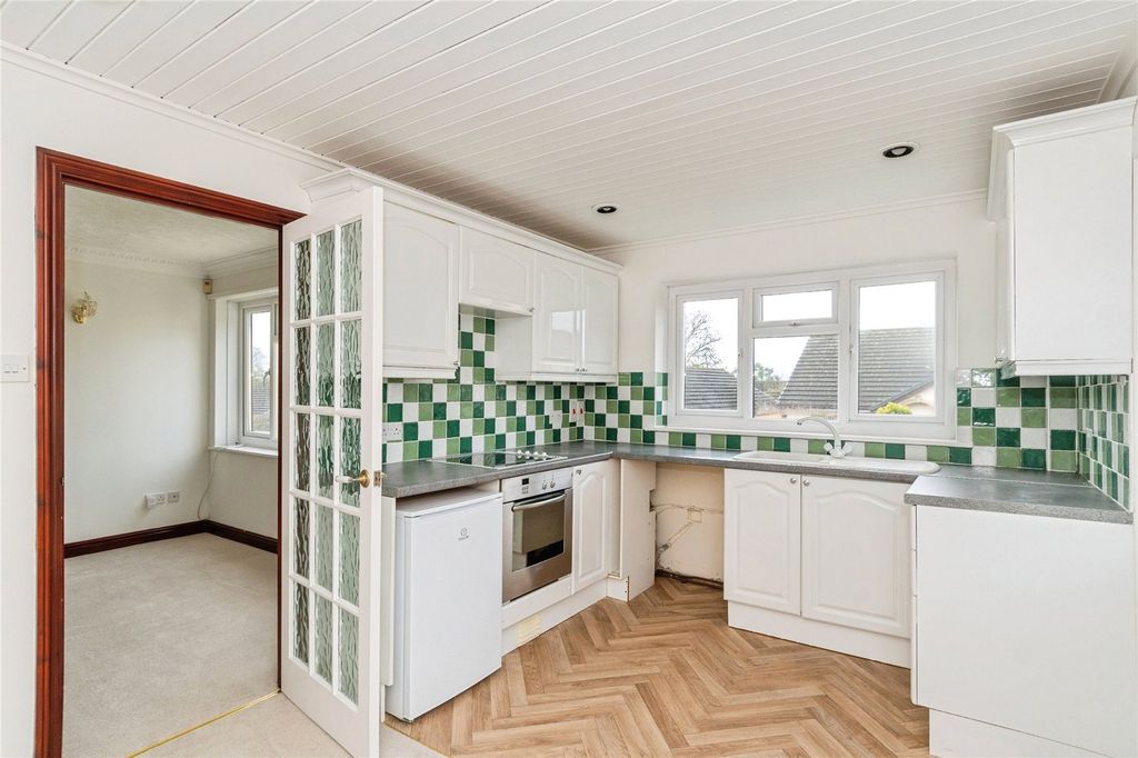 Property photo 3 of 18 Kitchen/Dining Room