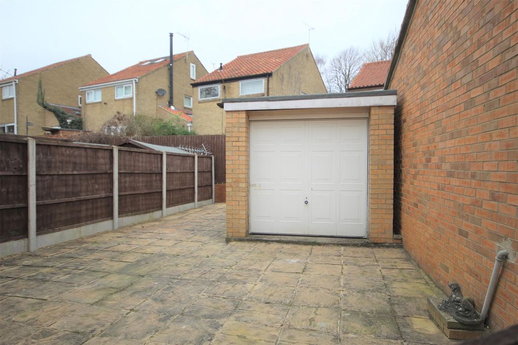 Property photo 3 of 11