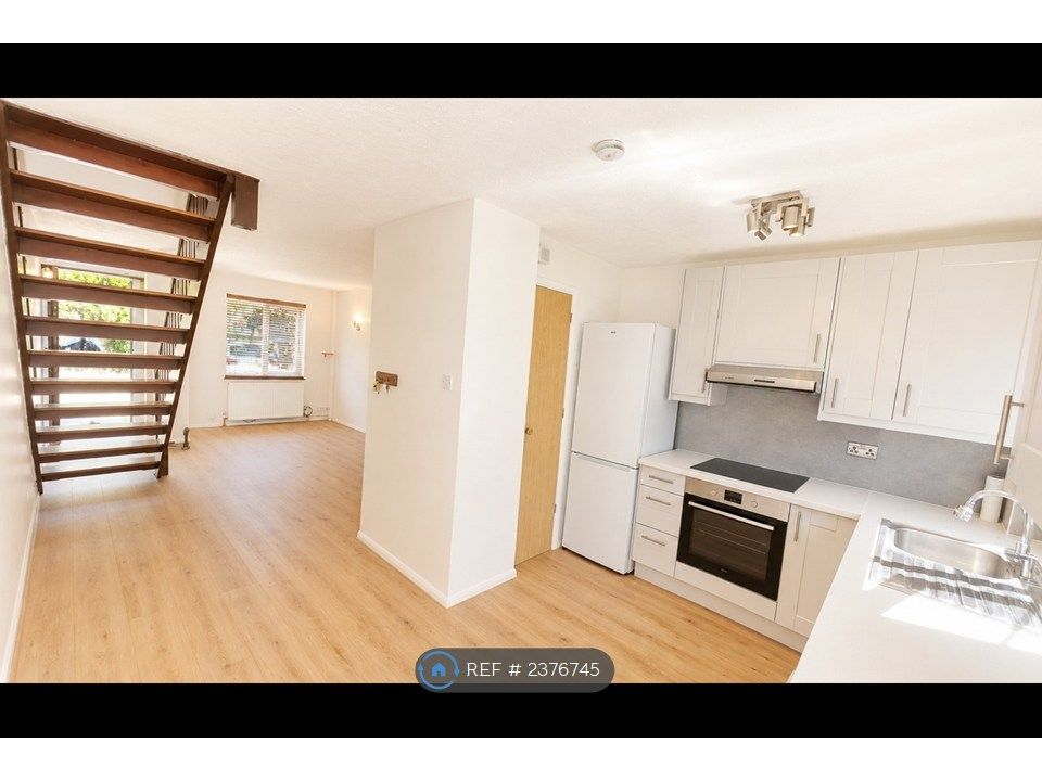 Property photo 1 of 11 Kitchen