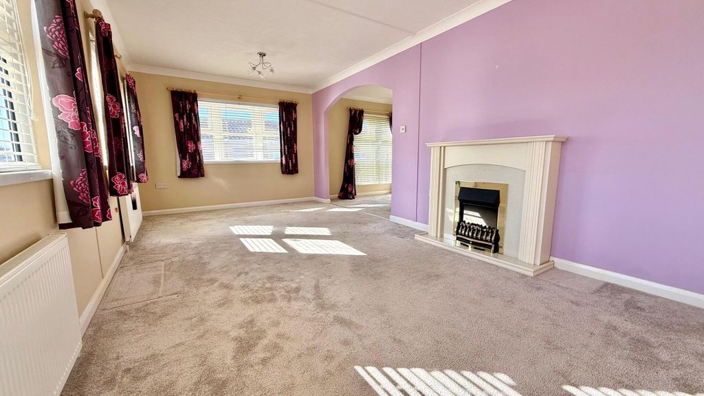 Property photo 2 of 12 4.Jpg