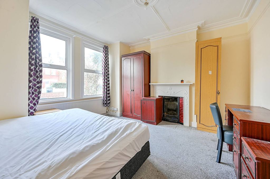 Property photo 3 of 6