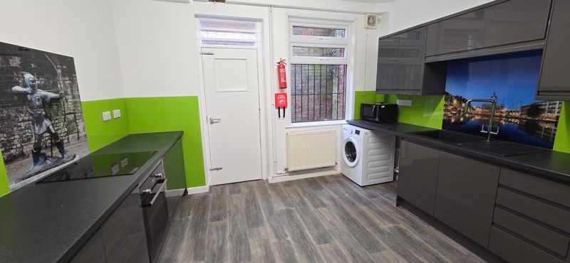 Property photo 1 of 10 Photo 10