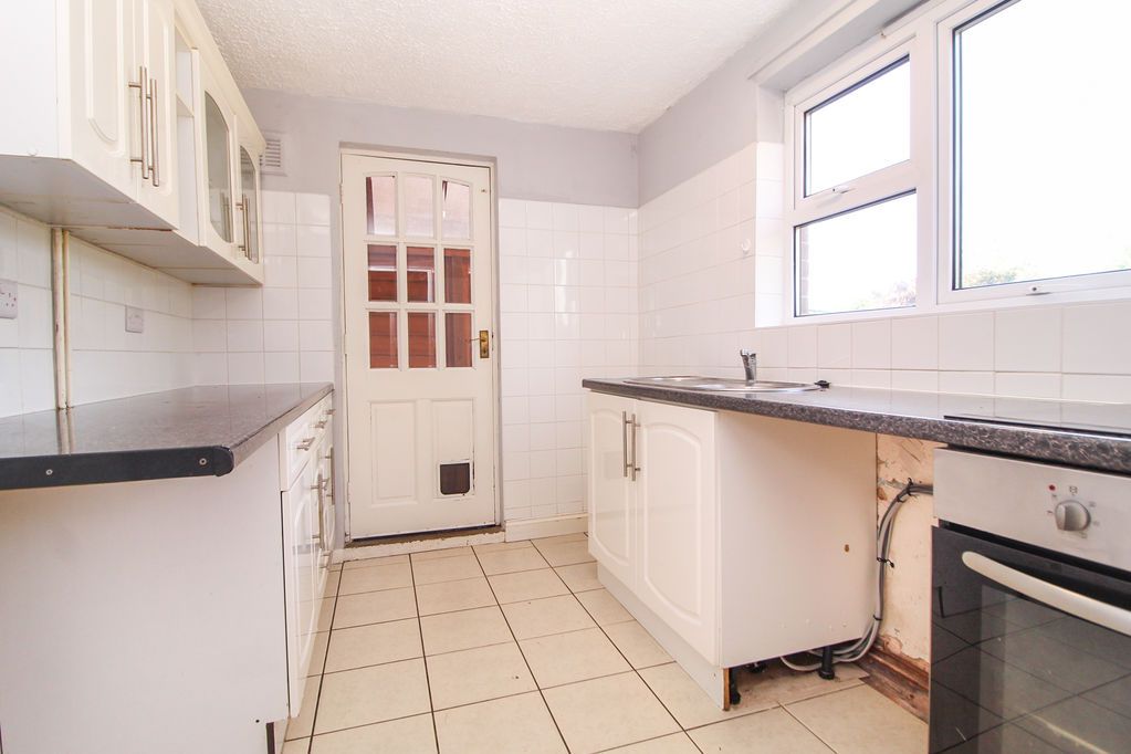 Property photo 3 of 13 Kitchen