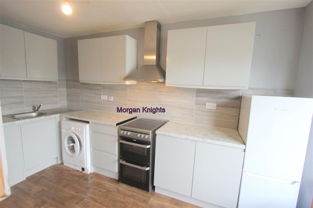 Property photo 3 of 13 Kitchen/Diner: