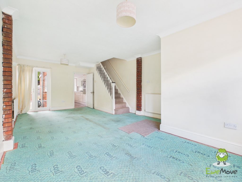 Property photo 3 of 21 Ewemove Estate Agents Basingstoke - Lower Brook St