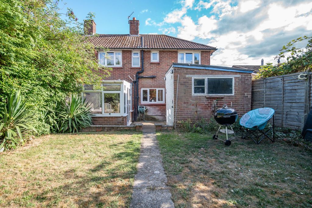 Property photo 2 of 16