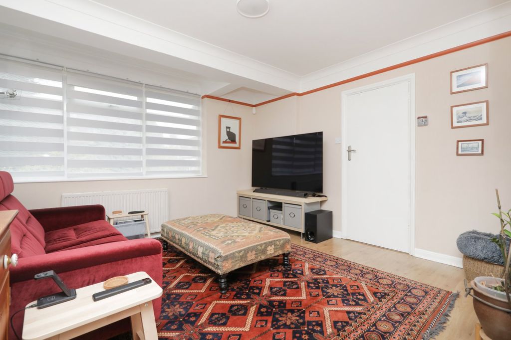 Property photo 2 of 16 Picture 2