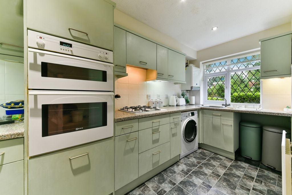 Property photo 3 of 12