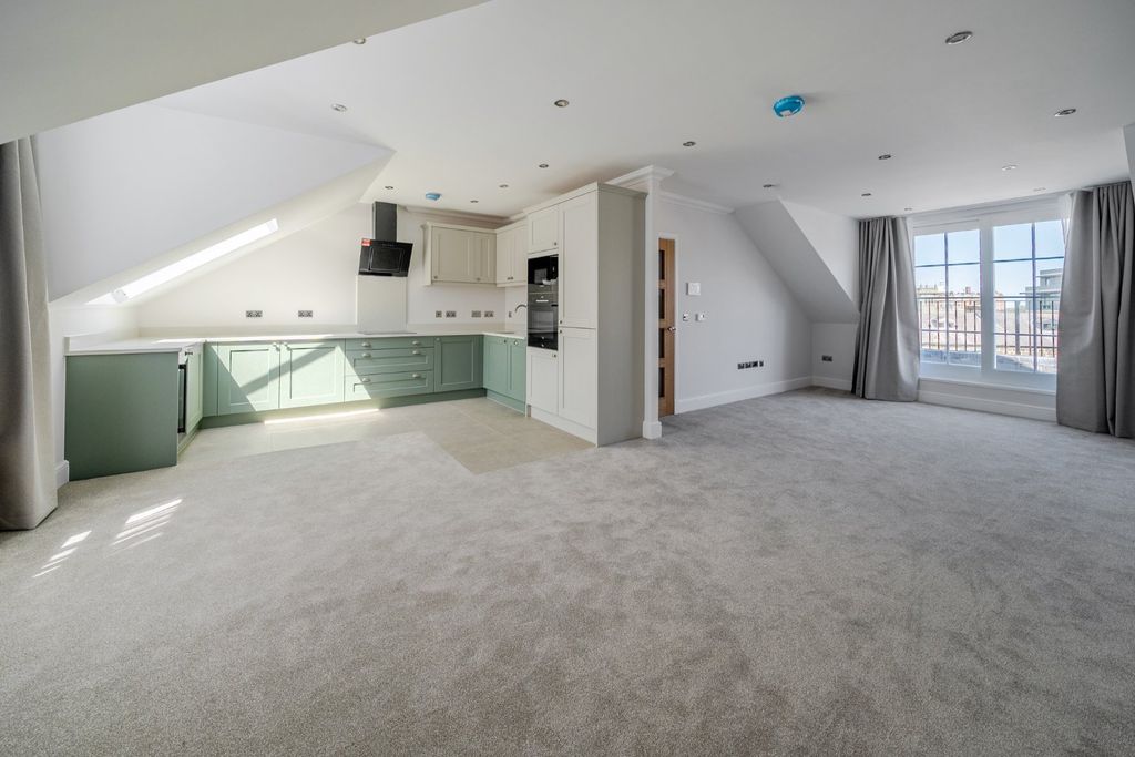 Property photo 2 of 16 Picture No. 22
