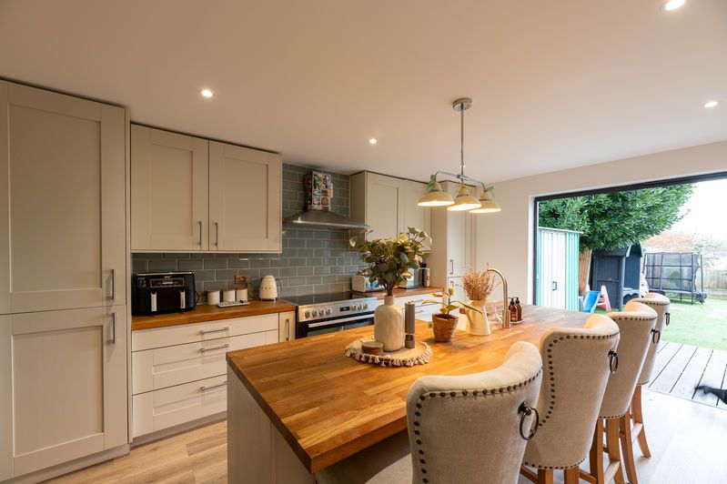 Property photo 2 of 14 Photo 4