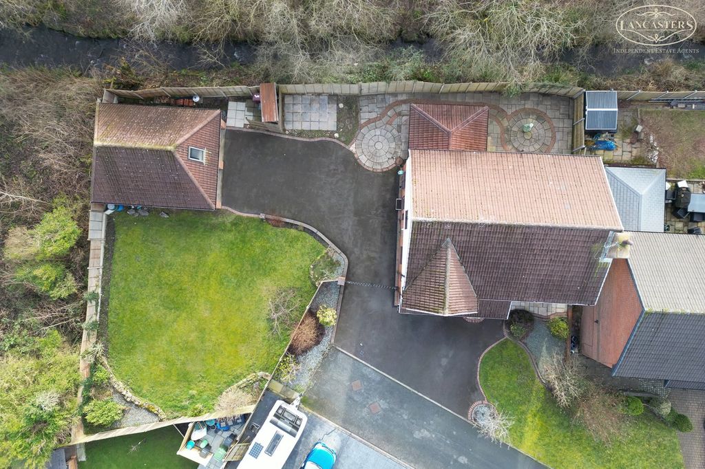 Property photo 3 of 45 Plot Guide