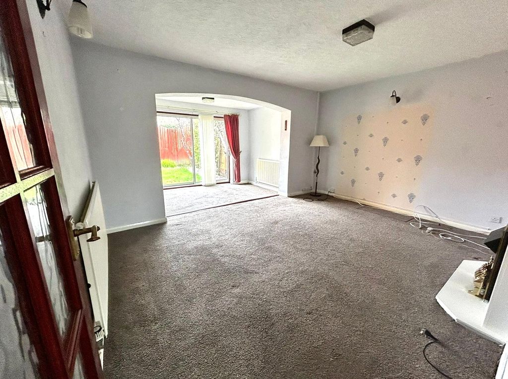 Property photo 2 of 21 Lounge