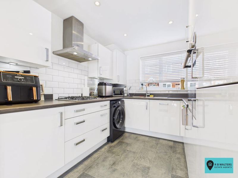 Property photo 3 of 13 Kitchen