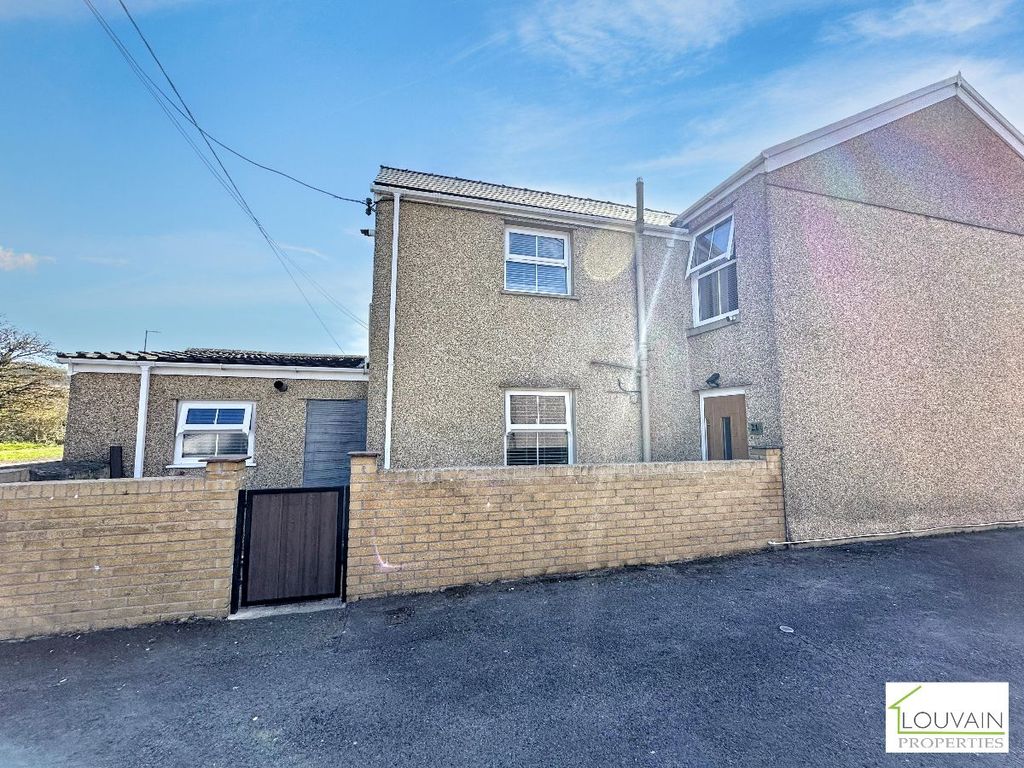 Property photo 1 of 30