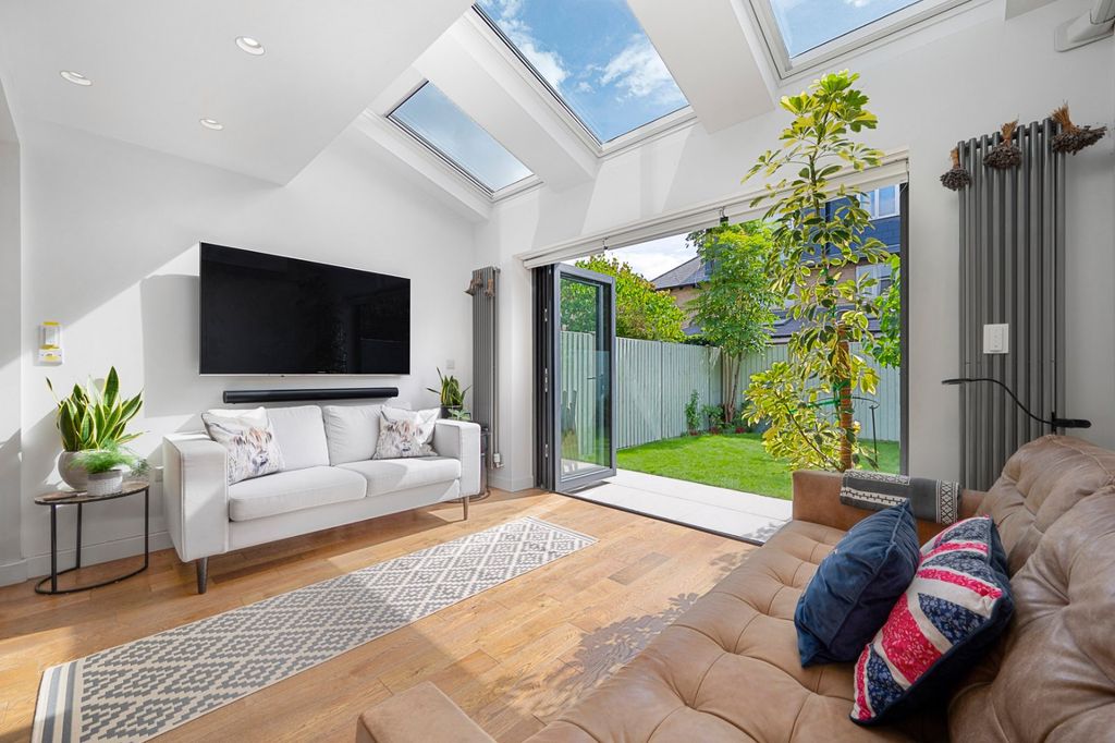 Property photo 1 of 17