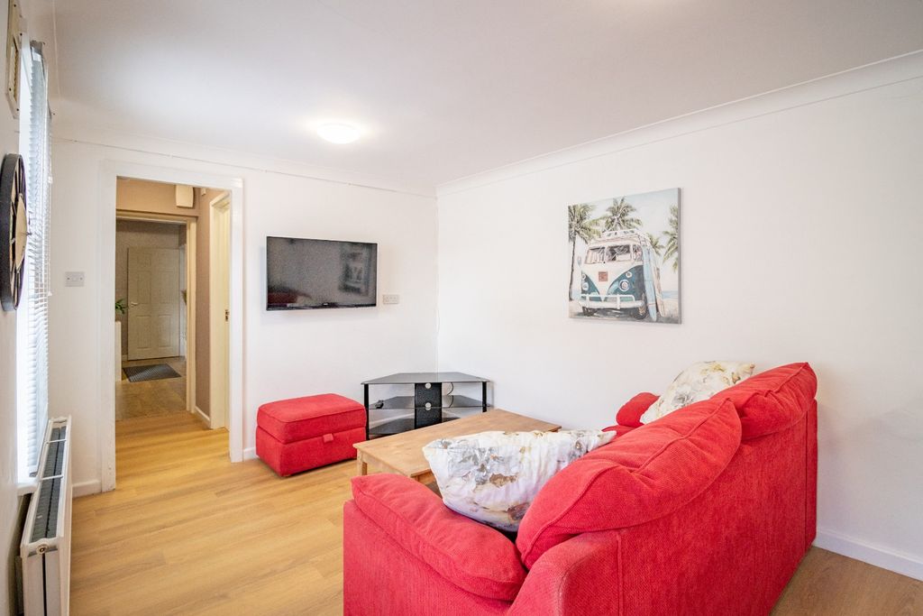 Property photo 2 of 17 5168391