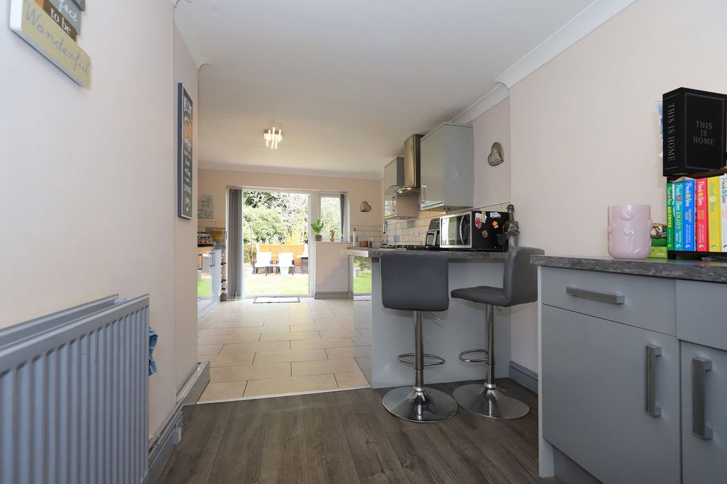 Property photo 2 of 35