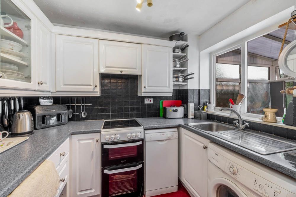 Property photo 3 of 21 42 The Graylings (Boston)-15