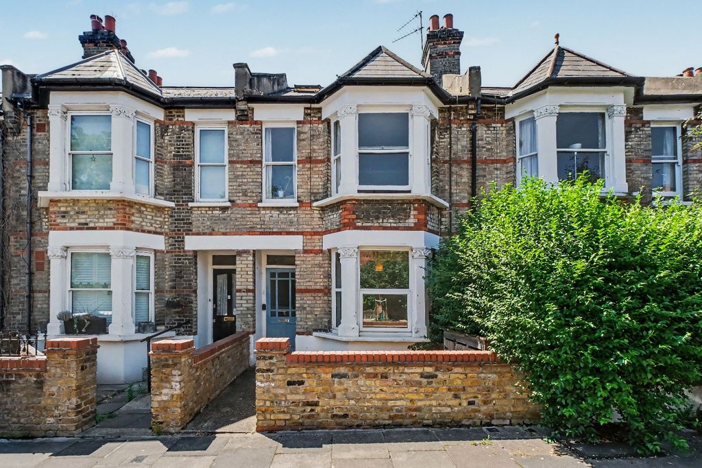 Property photo 1 of 8 5111902