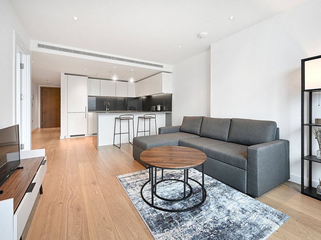 Property photo 2 of 16 Landmark Pinnacle