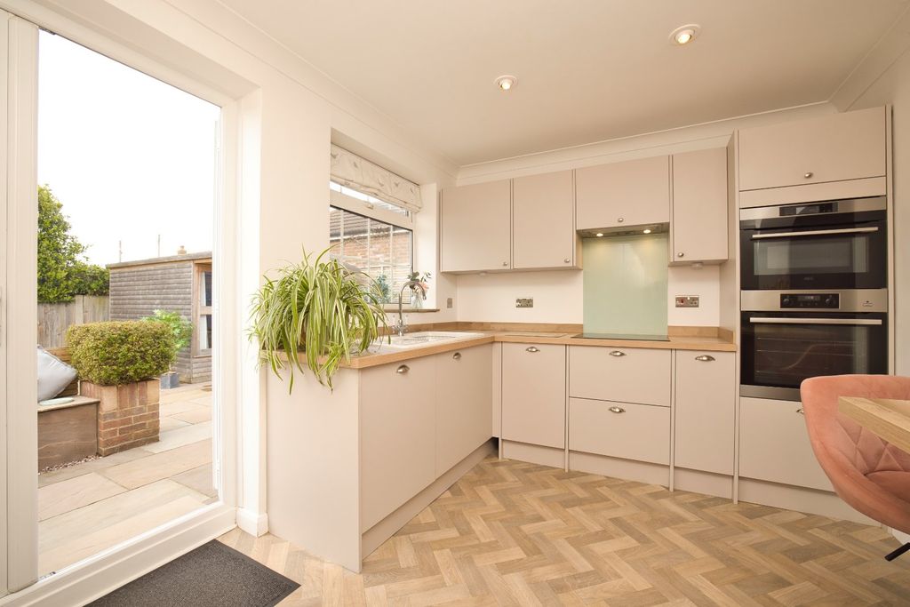 Property photo 3 of 20 Picture 3