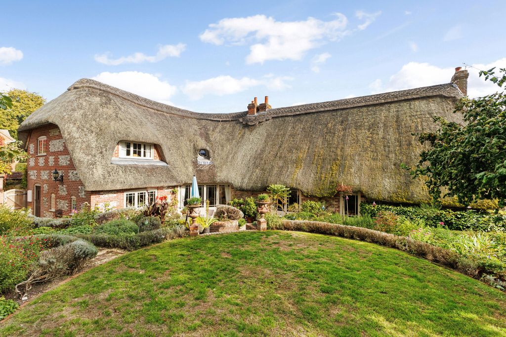 Property photo 2 of 21