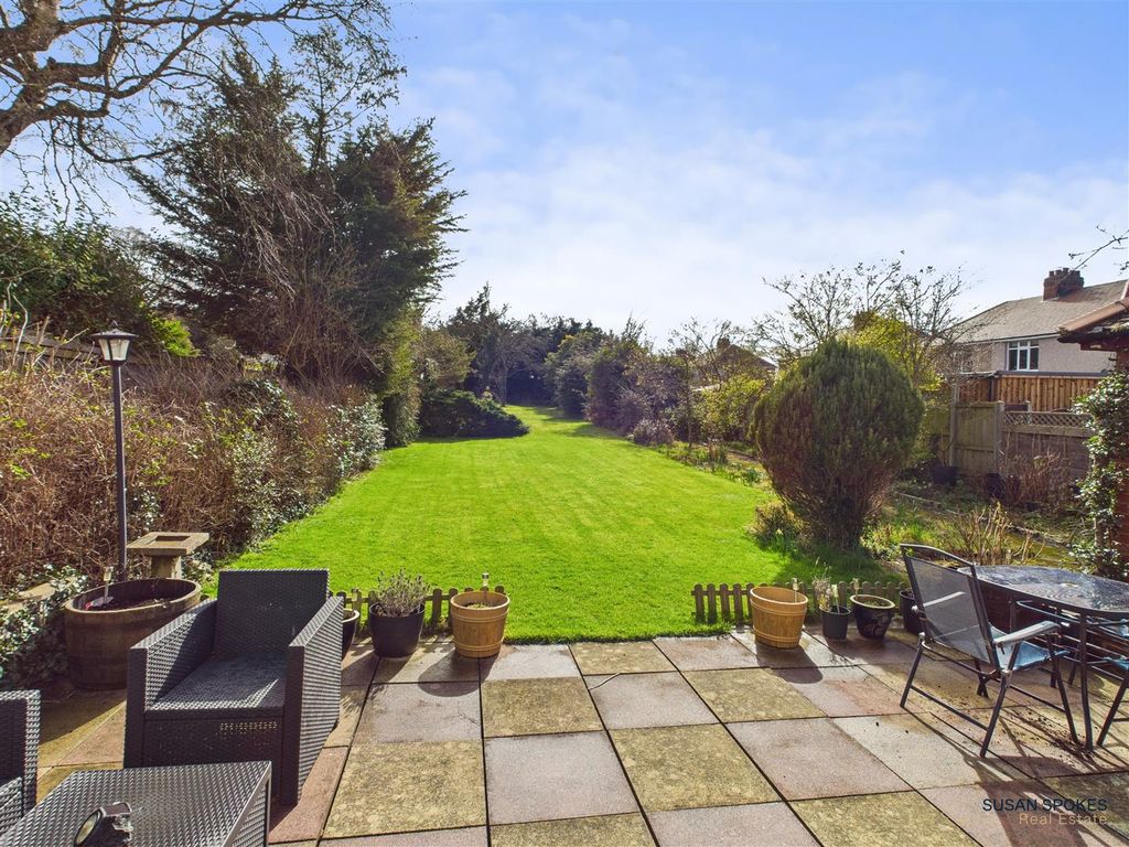 Property photo 2 of 33 Cam01858G0-Pr0108-Still001.Jpg