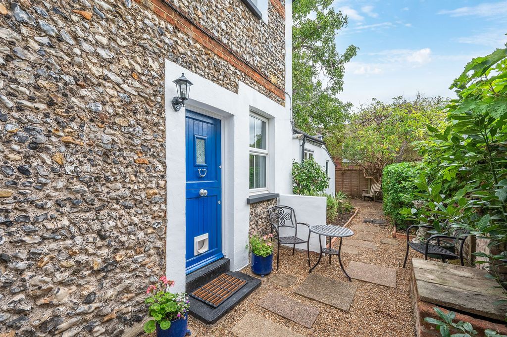 Property photo 1 of 14