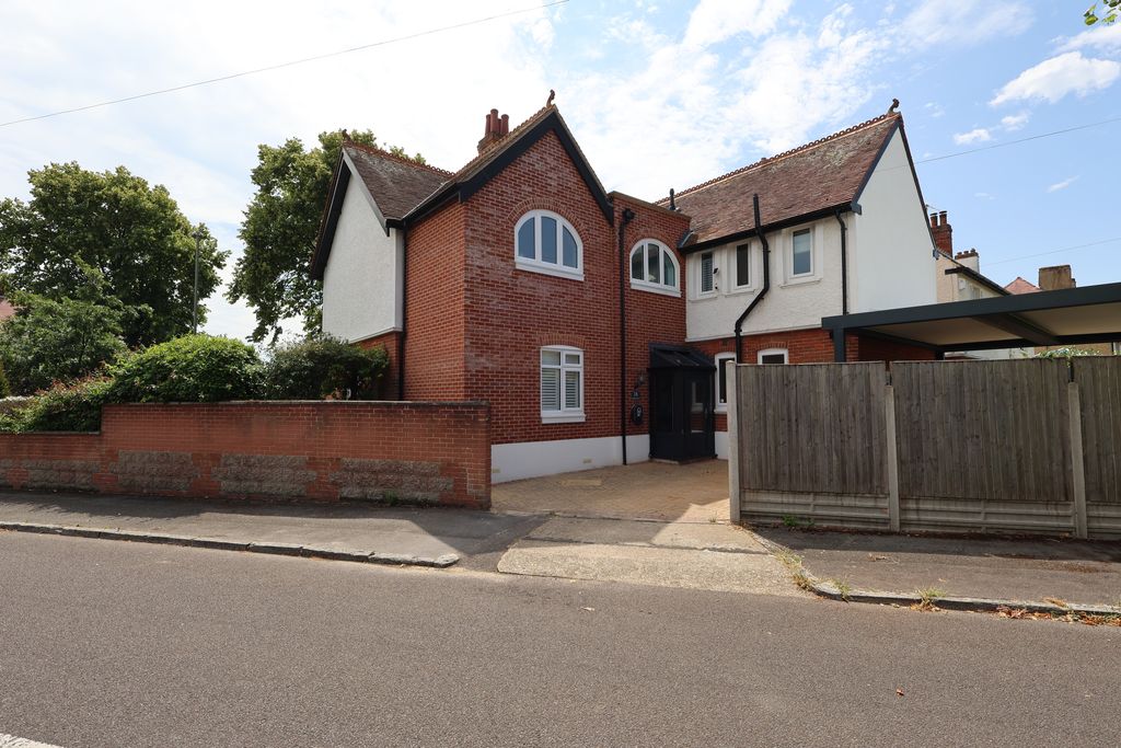 Property photo 1 of 23