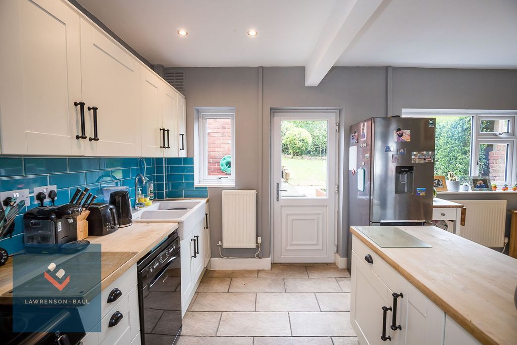 Property photo 2 of 15 Kitchen/Dining Room