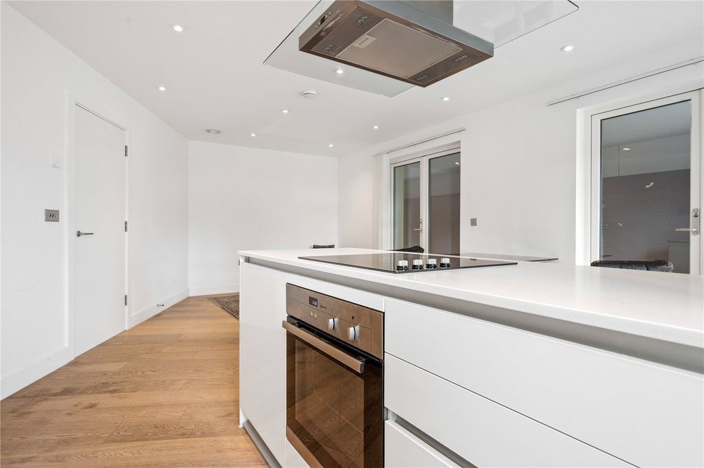 Property photo 3 of 17 Kitchen