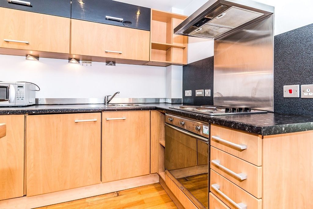 Property photo 3 of 8 Picture No. 06