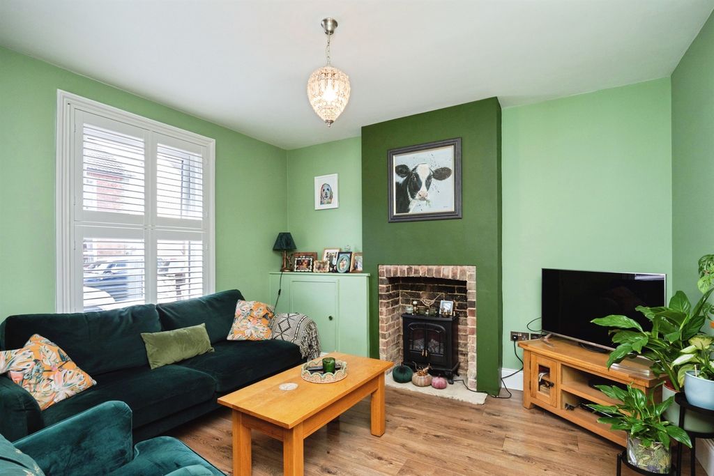 Property photo 2 of 17